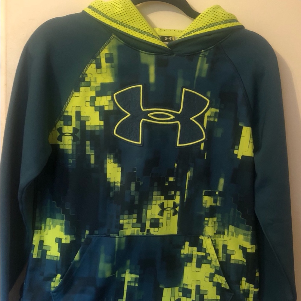Under Armour Sweatshirt Cold Gear Youth XL.